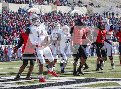 Thumbnail 1 in Allen vs. Trinity (UIL 6A Division 1 Region 1 Regional Final) photogallery.