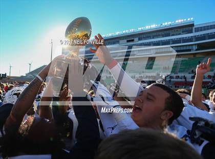 Thumbnail 3 in Allen vs. Trinity (UIL 6A Division 1 Region 1 Regional Final) photogallery.