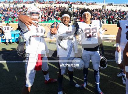 Thumbnail 1 in Allen vs. Trinity (UIL 6A Division 1 Region 1 Regional Final) photogallery.