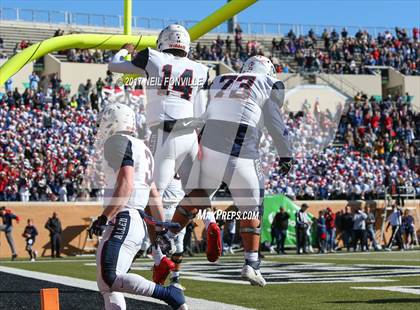 Thumbnail 2 in Allen vs. Trinity (UIL 6A Division 1 Region 1 Regional Final) photogallery.