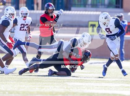 Thumbnail 2 in Allen vs. Trinity (UIL 6A Division 1 Region 1 Regional Final) photogallery.