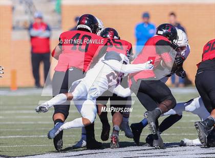 Thumbnail 2 in Allen vs. Trinity (UIL 6A Division 1 Region 1 Regional Final) photogallery.