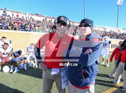 Thumbnail 3 in Allen vs. Trinity (UIL 6A Division 1 Region 1 Regional Final) photogallery.