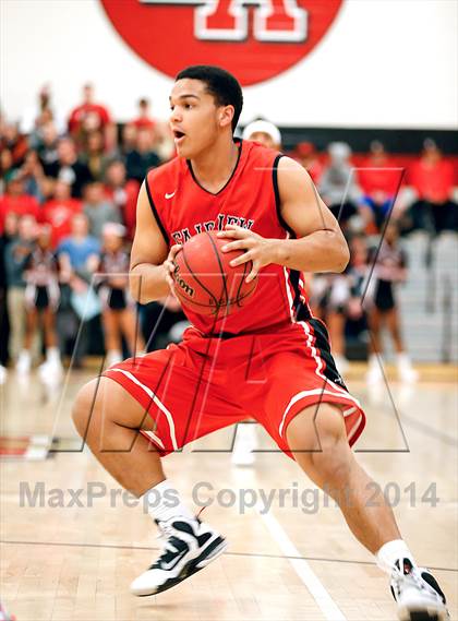 Thumbnail 2 in Denver East vs. Fairview (CHSAA 5A Round 2 Playoff) photogallery.