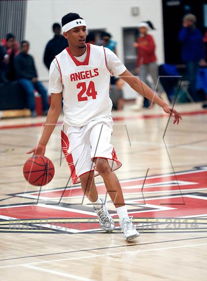 Thumbnail 3 in Denver East vs. Fairview (CHSAA 5A Round 2 Playoff) photogallery.