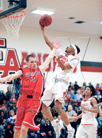 Thumbnail 2 in Denver East vs. Fairview (CHSAA 5A Round 2 Playoff) photogallery.