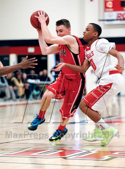 Thumbnail 2 in Denver East vs. Fairview (CHSAA 5A Round 2 Playoff) photogallery.