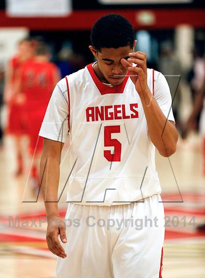 Thumbnail 3 in Denver East vs. Fairview (CHSAA 5A Round 2 Playoff) photogallery.