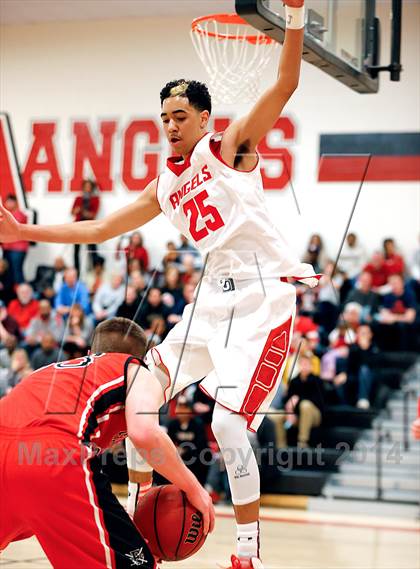 Thumbnail 2 in Denver East vs. Fairview (CHSAA 5A Round 2 Playoff) photogallery.
