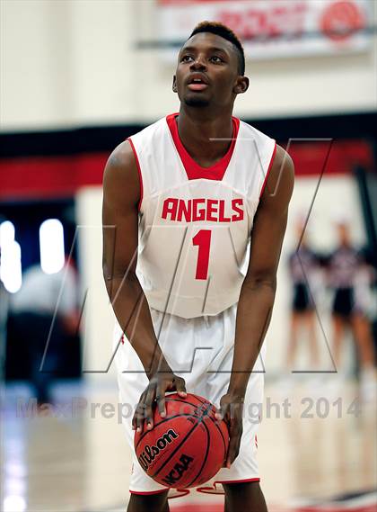 Thumbnail 3 in Denver East vs. Fairview (CHSAA 5A Round 2 Playoff) photogallery.