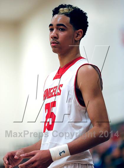 Thumbnail 2 in Denver East vs. Fairview (CHSAA 5A Round 2 Playoff) photogallery.