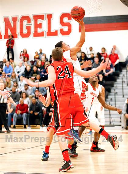 Thumbnail 2 in Denver East vs. Fairview (CHSAA 5A Round 2 Playoff) photogallery.