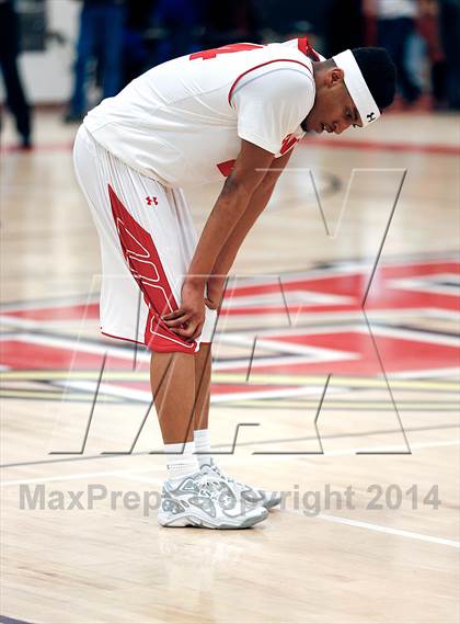 Thumbnail 1 in Denver East vs. Fairview (CHSAA 5A Round 2 Playoff) photogallery.