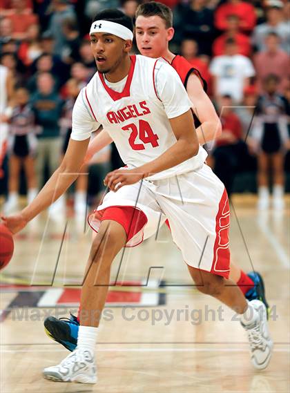 Thumbnail 3 in Denver East vs. Fairview (CHSAA 5A Round 2 Playoff) photogallery.