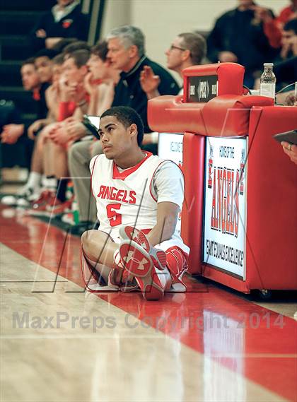 Thumbnail 3 in Denver East vs. Fairview (CHSAA 5A Round 2 Playoff) photogallery.