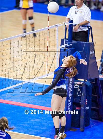 Thumbnail 2 in Yuma vs. Akron(CHSAA 2A Semifinal) photogallery.