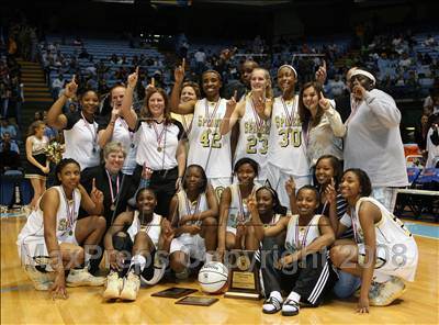 Thumbnail 2 in Concord vs Beddingfield (NCHSAA 3A State Final) photogallery.