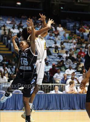 Thumbnail 3 in Concord vs Beddingfield (NCHSAA 3A State Final) photogallery.