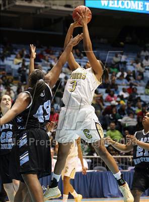 Thumbnail 1 in Concord vs Beddingfield (NCHSAA 3A State Final) photogallery.