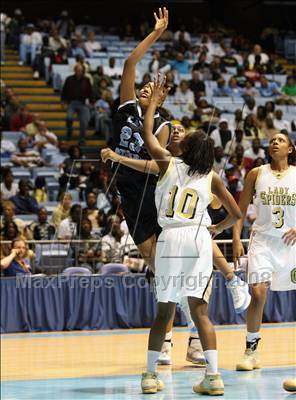 Thumbnail 1 in Concord vs Beddingfield (NCHSAA 3A State Final) photogallery.