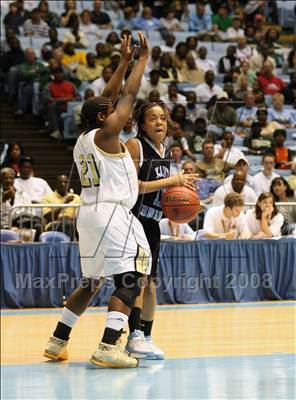 Thumbnail 2 in Concord vs Beddingfield (NCHSAA 3A State Final) photogallery.