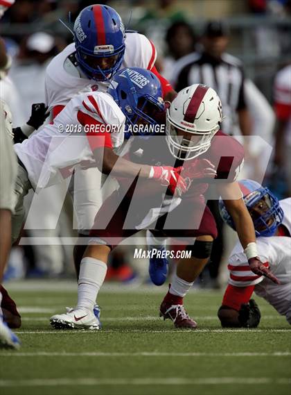 Thumbnail 3 in Lewisville vs. Duncanville photogallery.