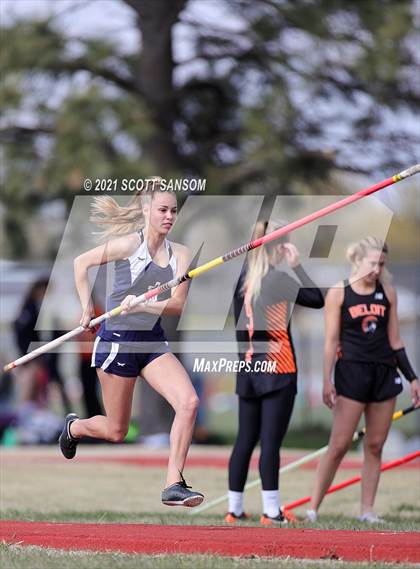 Thumbnail 2 in Phillipsburg Invitational Track Meet photogallery.