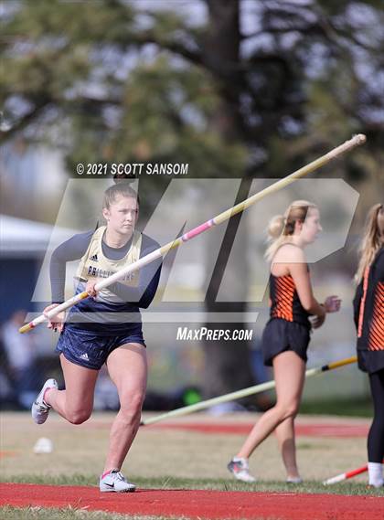 Thumbnail 1 in Phillipsburg Invitational Track Meet photogallery.