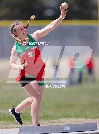 Thumbnail 1 in Phillipsburg Invitational Track Meet photogallery.
