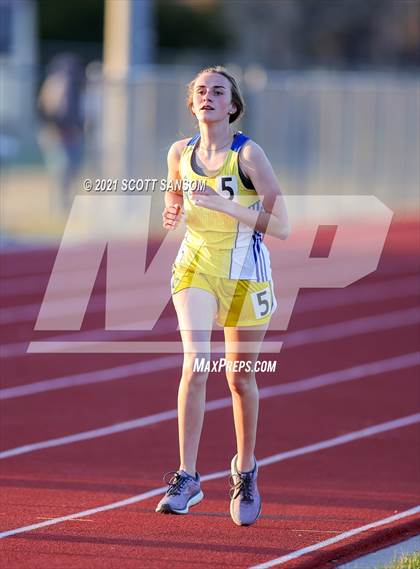 Thumbnail 1 in Phillipsburg Invitational Track Meet photogallery.