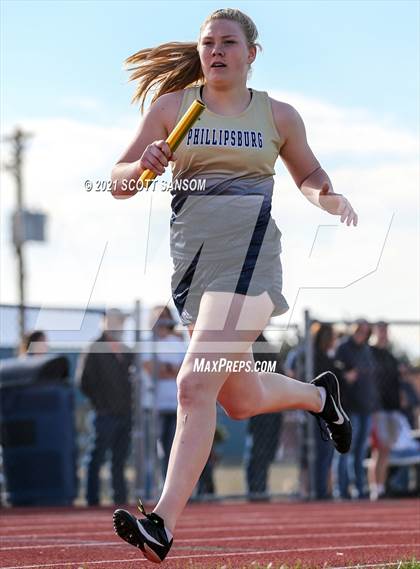 Thumbnail 2 in Phillipsburg Invitational Track Meet photogallery.