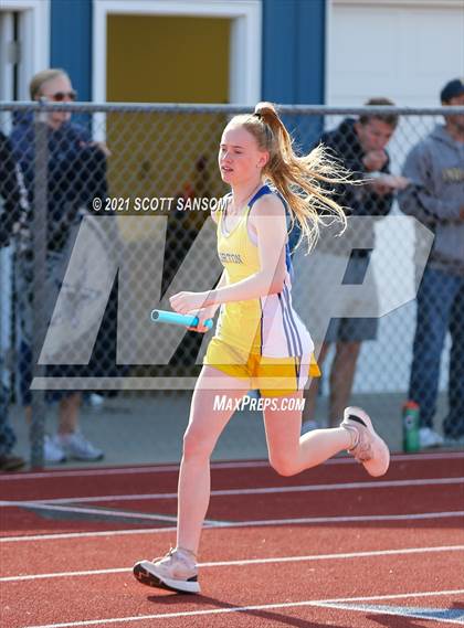 Thumbnail 1 in Phillipsburg Invitational Track Meet photogallery.