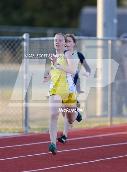 Thumbnail 2 in Phillipsburg Invitational Track Meet photogallery.