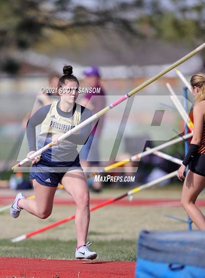 Thumbnail 3 in Phillipsburg Invitational Track Meet photogallery.