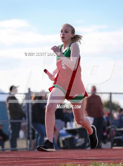 Thumbnail 2 in Phillipsburg Invitational Track Meet photogallery.