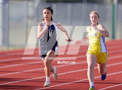Thumbnail 2 in Phillipsburg Invitational Track Meet photogallery.