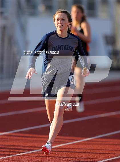 Thumbnail 2 in Phillipsburg Invitational Track Meet photogallery.