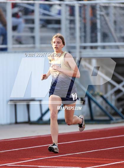 Thumbnail 1 in Phillipsburg Invitational Track Meet photogallery.