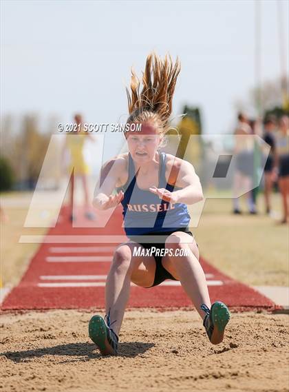 Thumbnail 2 in Phillipsburg Invitational Track Meet photogallery.