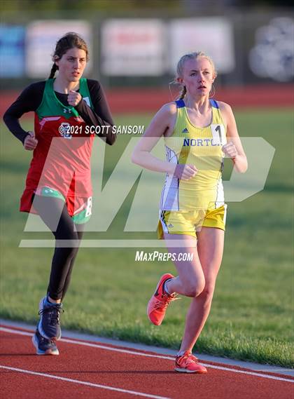 Thumbnail 3 in Phillipsburg Invitational Track Meet photogallery.