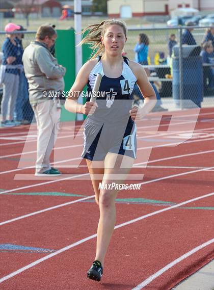 Thumbnail 3 in Phillipsburg Invitational Track Meet photogallery.