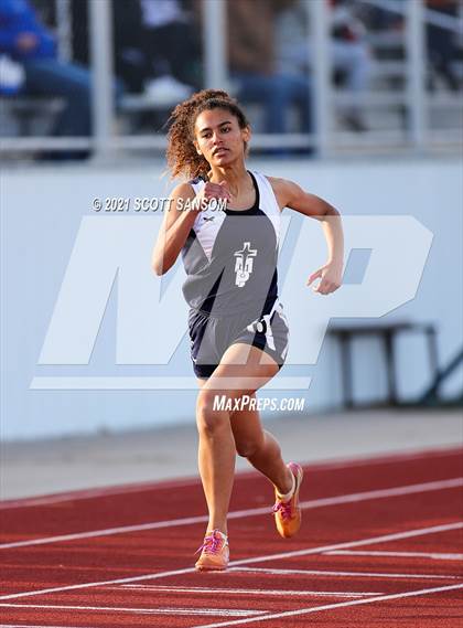 Thumbnail 2 in Phillipsburg Invitational Track Meet photogallery.