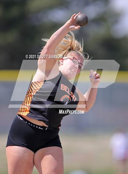 Thumbnail 3 in Phillipsburg Invitational Track Meet photogallery.