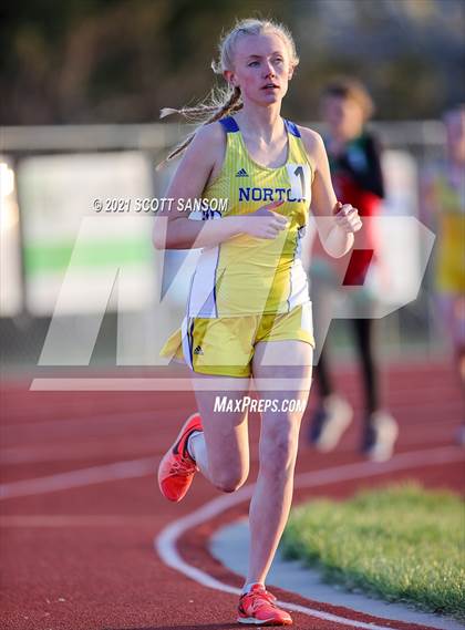 Thumbnail 2 in Phillipsburg Invitational Track Meet photogallery.