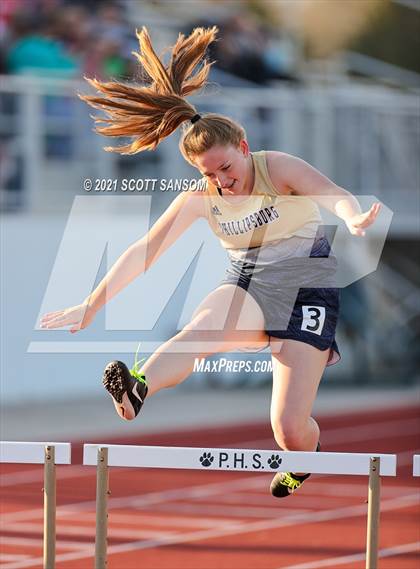 Thumbnail 3 in Phillipsburg Invitational Track Meet photogallery.
