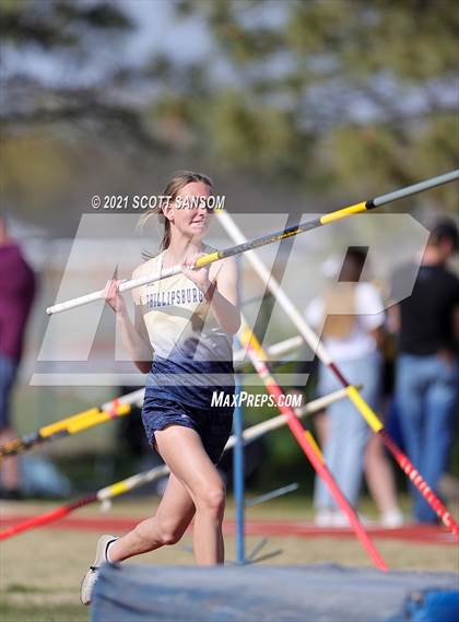 Thumbnail 3 in Phillipsburg Invitational Track Meet photogallery.