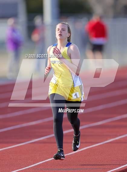 Thumbnail 2 in Phillipsburg Invitational Track Meet photogallery.
