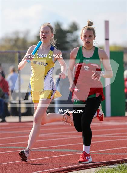 Thumbnail 3 in Phillipsburg Invitational Track Meet photogallery.