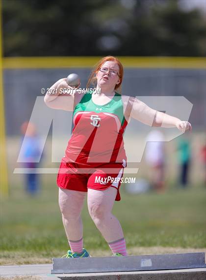 Thumbnail 3 in Phillipsburg Invitational Track Meet photogallery.
