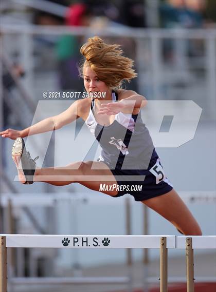 Thumbnail 1 in Phillipsburg Invitational Track Meet photogallery.